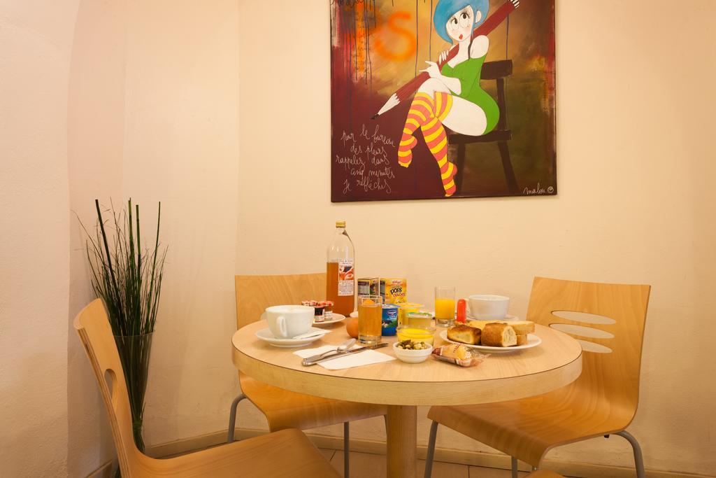 La Taverne Юзес Экстерьер фото