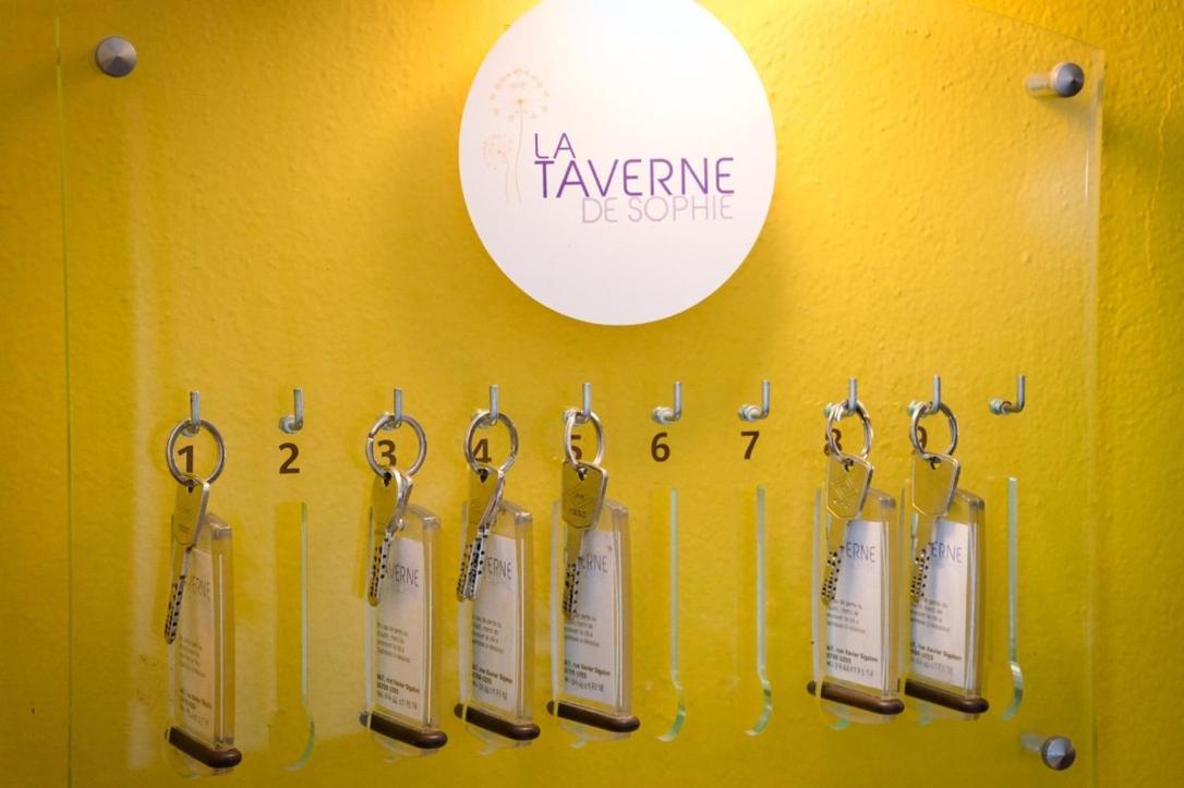 La Taverne Юзес Экстерьер фото